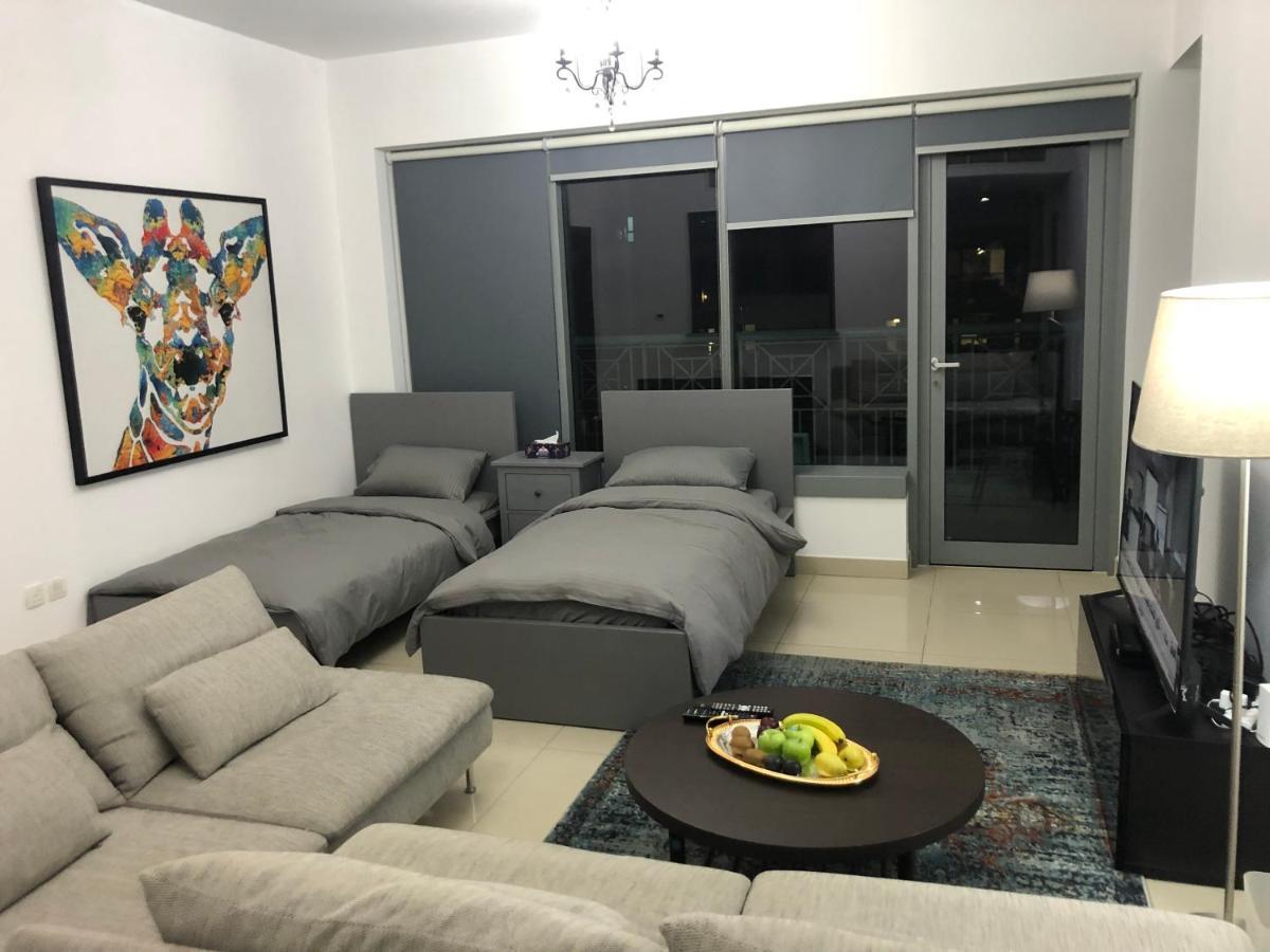 Downtown Boulevard One Bedroom Apt In 29 Blvd غرفة وصالة Burj & Fountain View Master Bedroom Plus 2 Single Beds In Living Room Dubái Exterior foto